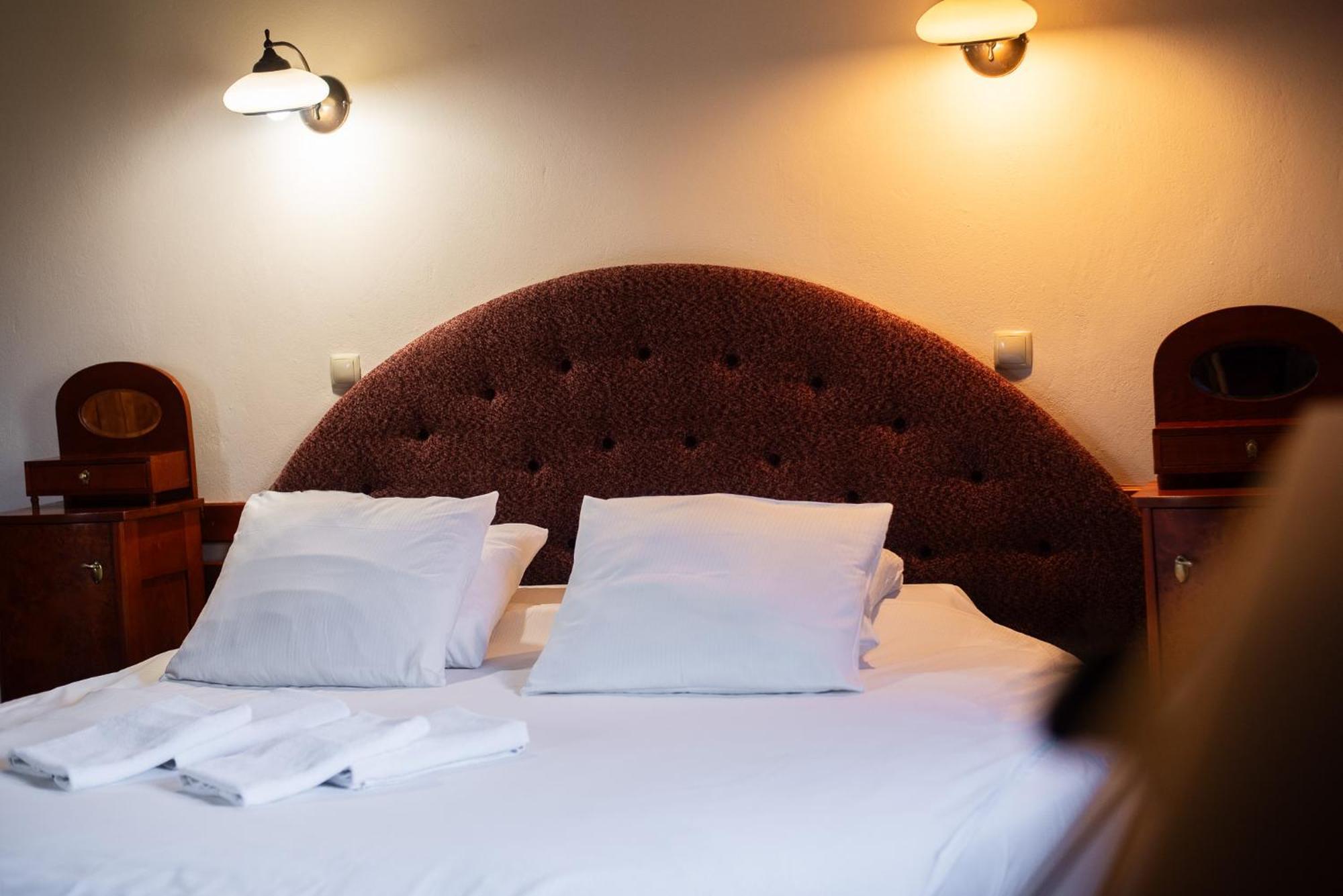 Hotel Restauracja Jas Wedrowniczek Rymanow Luaran gambar